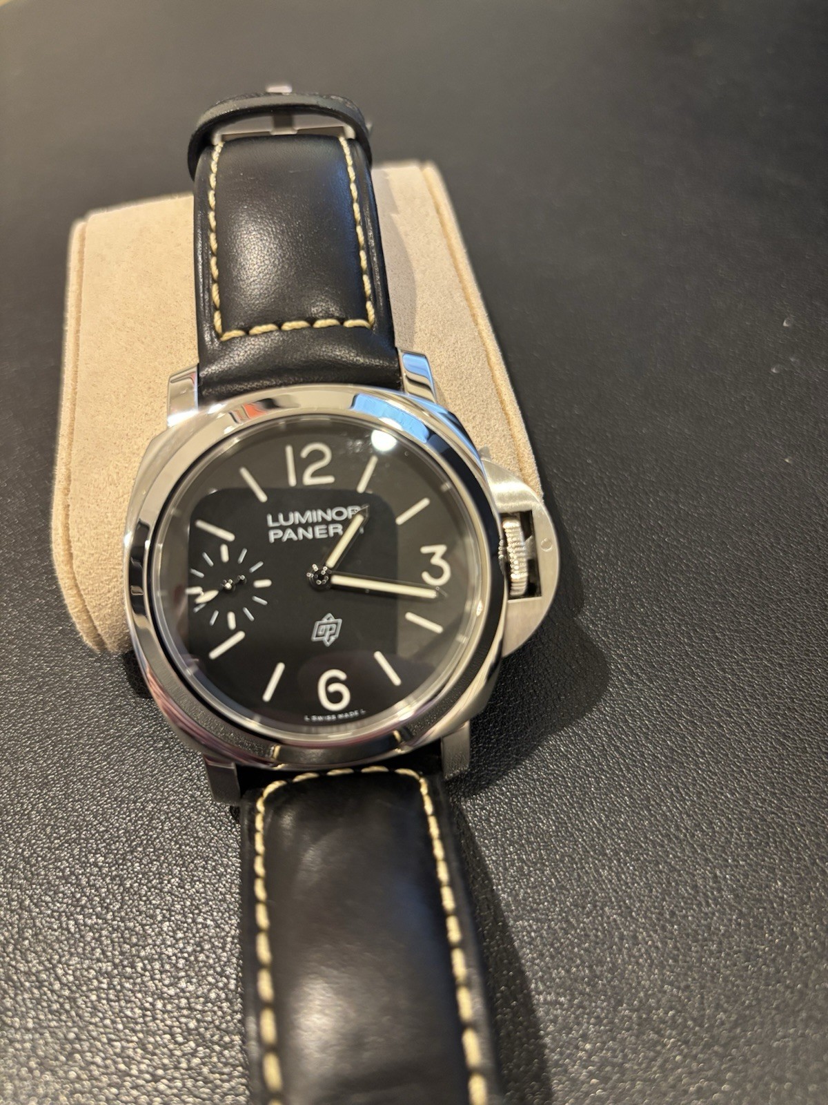 Panerai Luminor Men’s Black Watch – PAM01084 / Box & Papers – 2024
