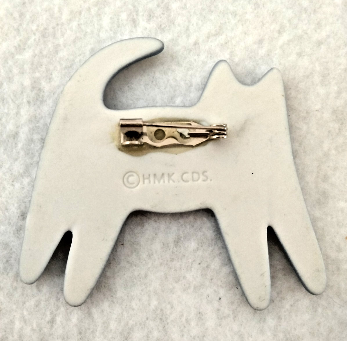 Vintage Ceramic Hallmark CDS Cat Brooch (147 – 2320)