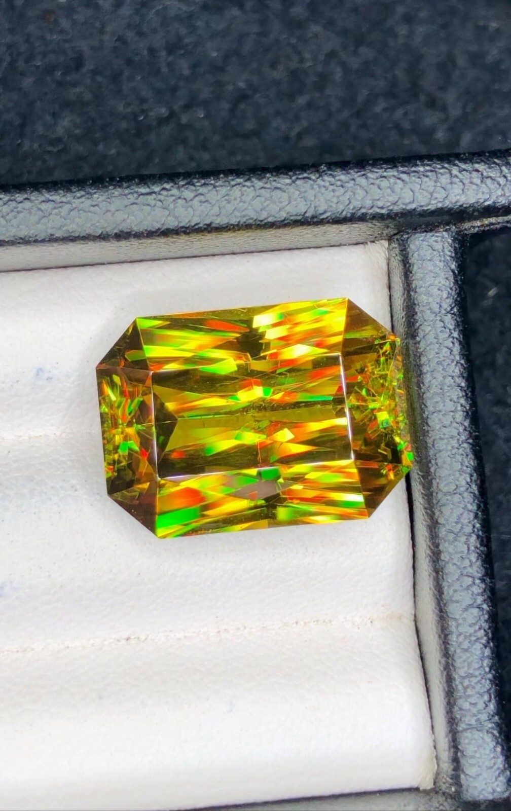 5.04 Ct Natural Full Fire Sphene Titanite Radiant Cut Gemstone For Jewellery