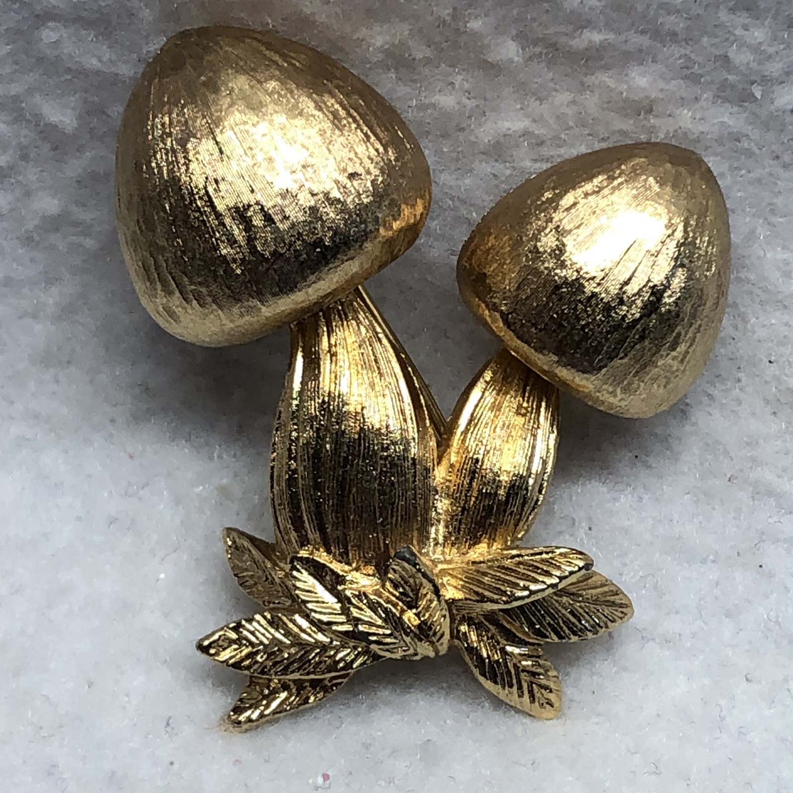 VTG Double Mushroom Signed Napier Satin Brushed Gold Tone Pin Brooch 1970s BOHO