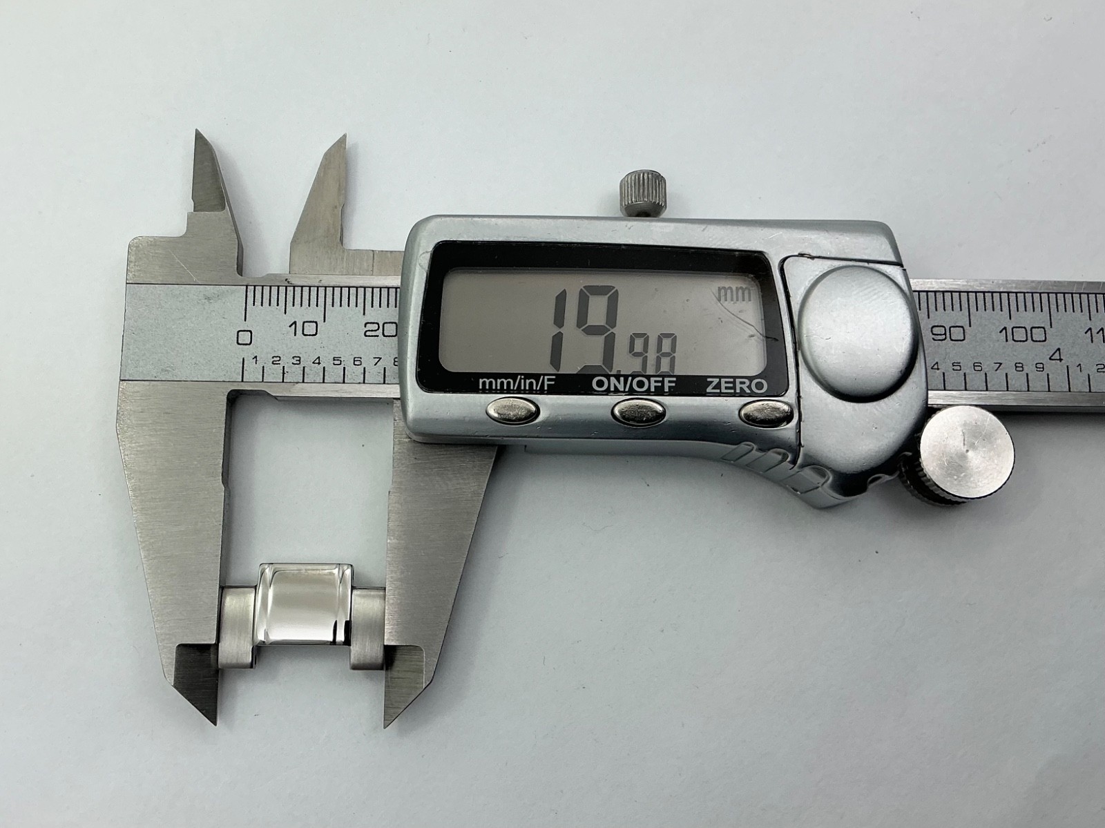 Bulova Link Model 96B256 Caseback C8601294 Stainless Steel 20mm