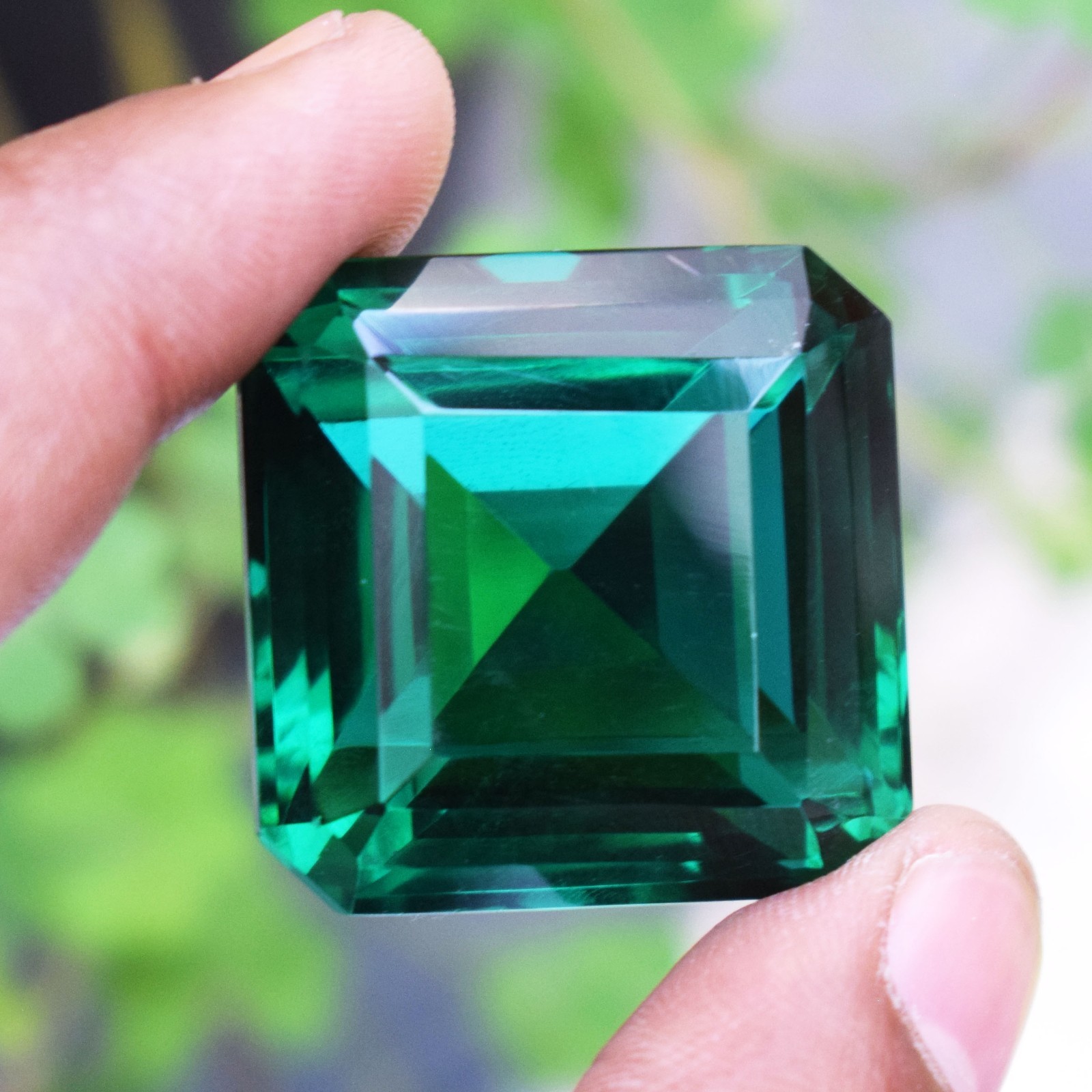 136.35 CT Muzo Green Emerald Octagon Cut Flawless Certified Loose Gemstone