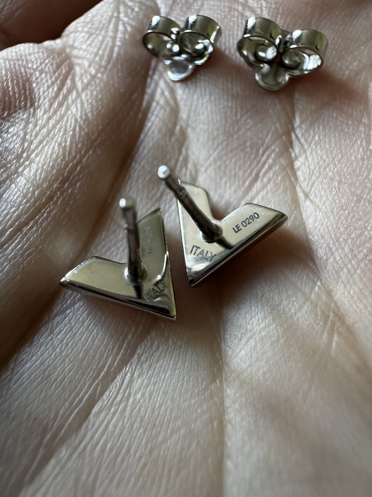 Louis Vuitton Essential V Stud Silver Earrings