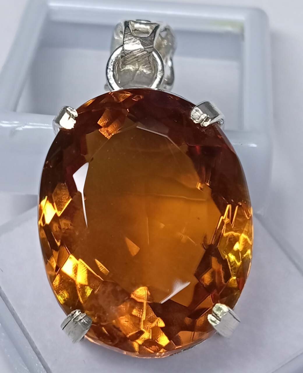 Alexandrite Colour Change Oval Cut Pendant 62.35 Ct Natural Gemstone Certified