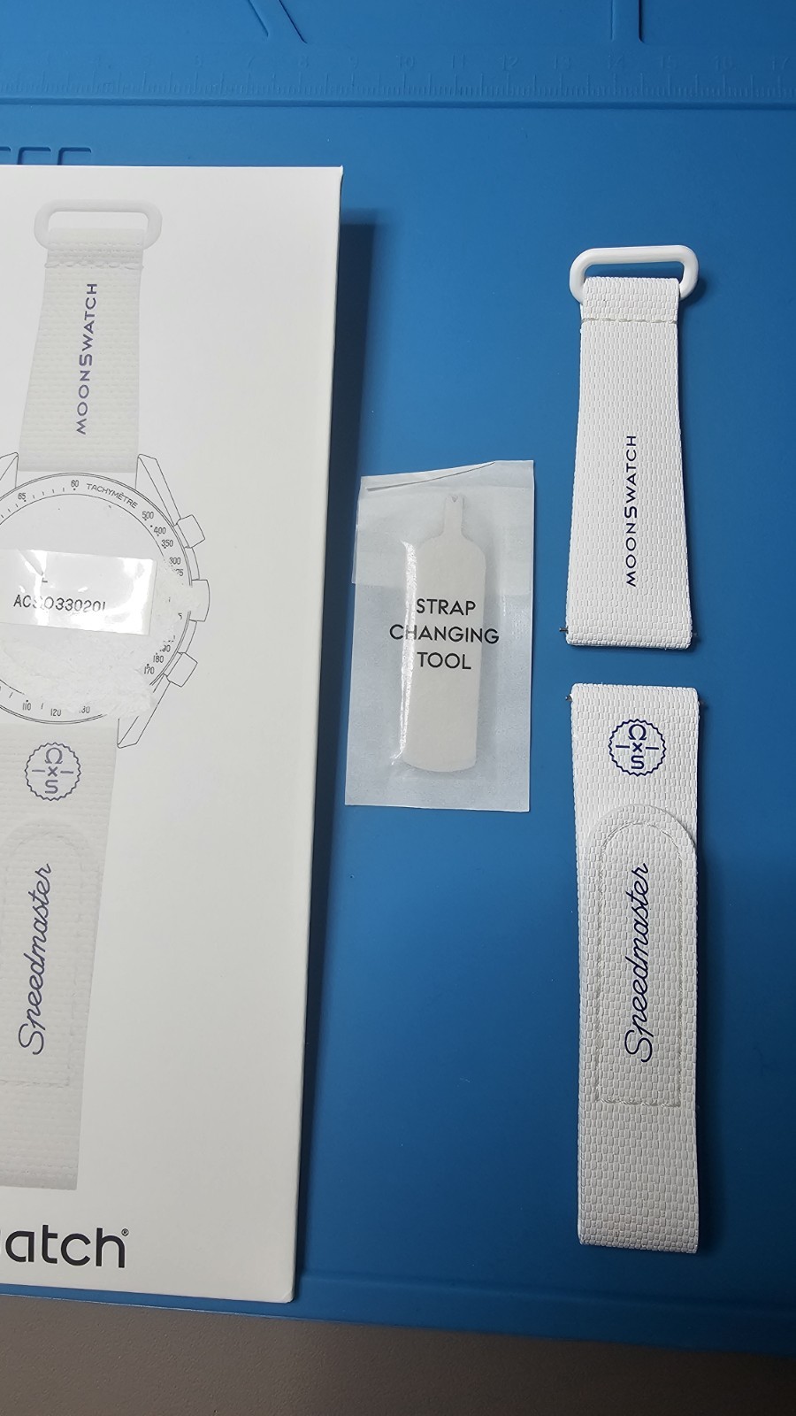 Omega X Swatch MOONSWATCH Strap WHITE/ DARK BLUE RUBBER Sz L (6.7-7.5 inches