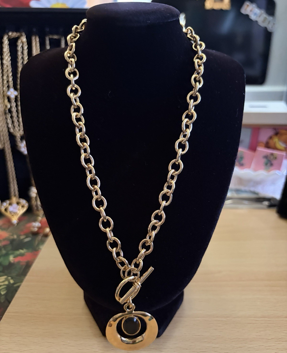 Gold Tone Oval Link Chain Necklace w/ Round Charm Pendant, Lobster Closure