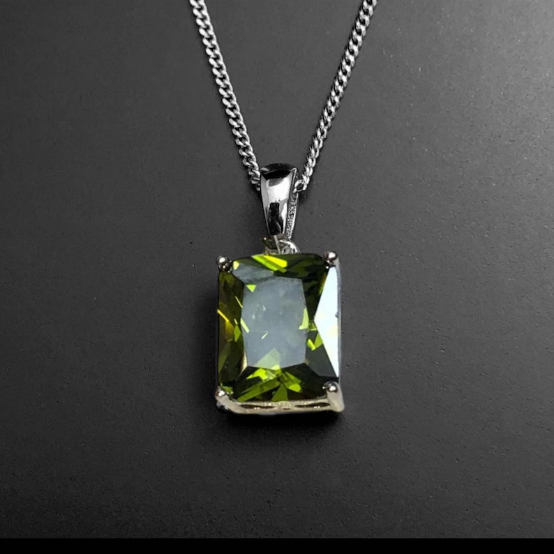 Elegant Mens Peridot Pendant 925 Sterling Silver Ring Gift Jewelry Pendant