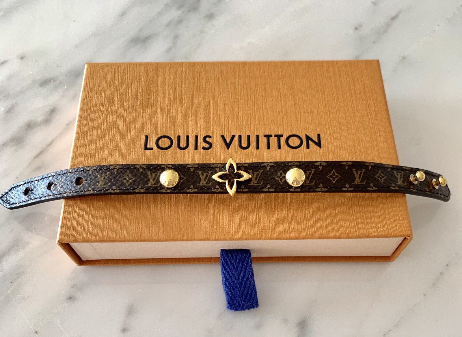 Louis Vuitton Monogram Blooming Leather Bracelet Gold Flower