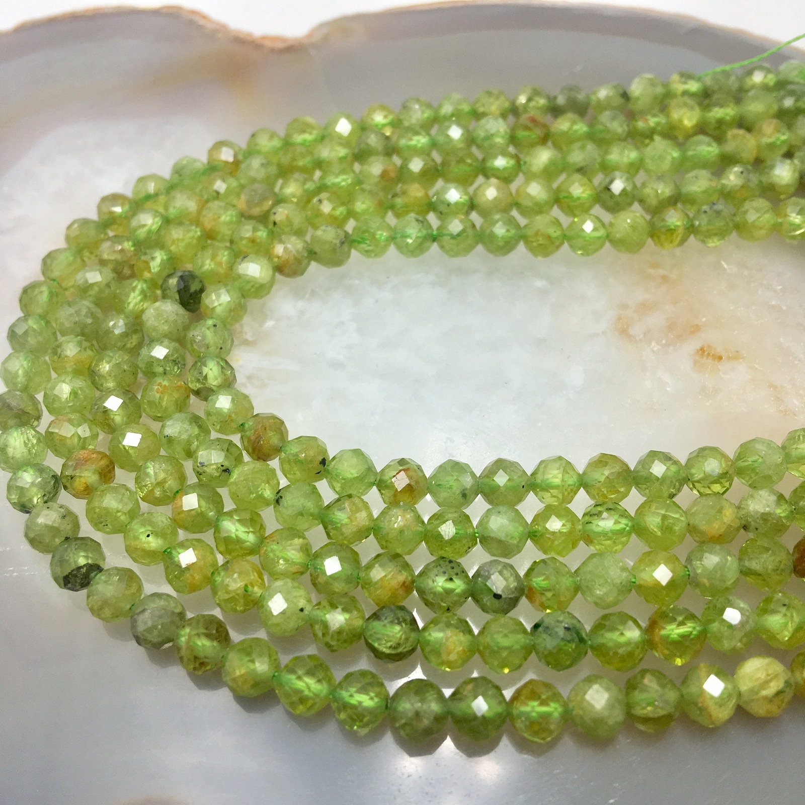 Natural Peridot Faceted Round Beads 2mm 2.5mm 3mm 3.5mm 4mm 5mm 15.5″ Strand