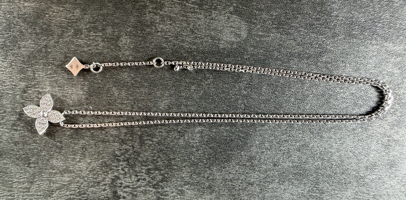 Louis Vuitton Star Blossom Diamond Necklace/ Pendant 750 ~ 17” ~ 5.0 Gr No Clasp