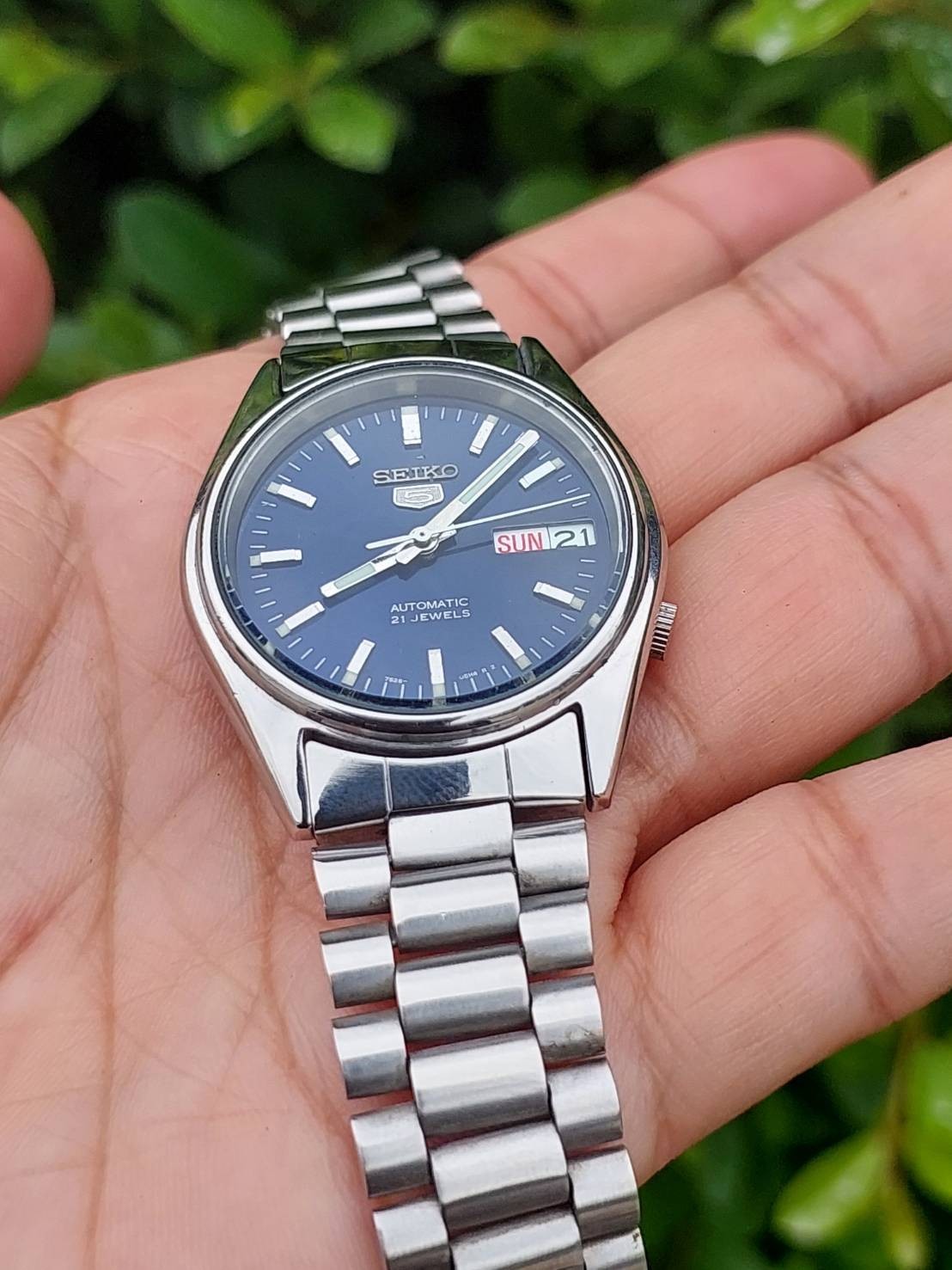 Vintage Seiko 5 Automatic Dark Blue Dial with Exhibition Caseback Mens Watch