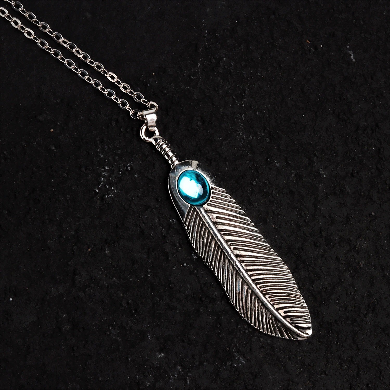 Resident Evil 2 Claire Redfield Feather Pendant Necklace Cosplay Collectible Gif