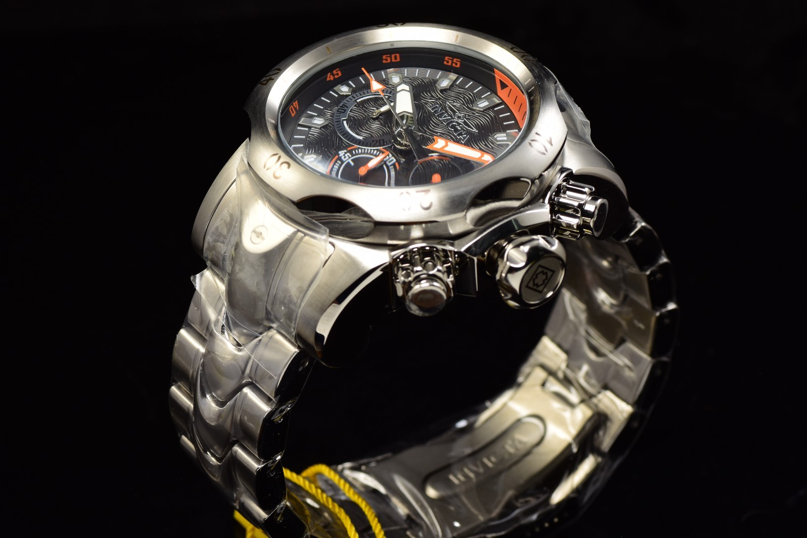 Invicta Men’s 48mm PRO DIVER Scuba Chronograph GREEN DIAL Gold Tone Mesh SS Watc